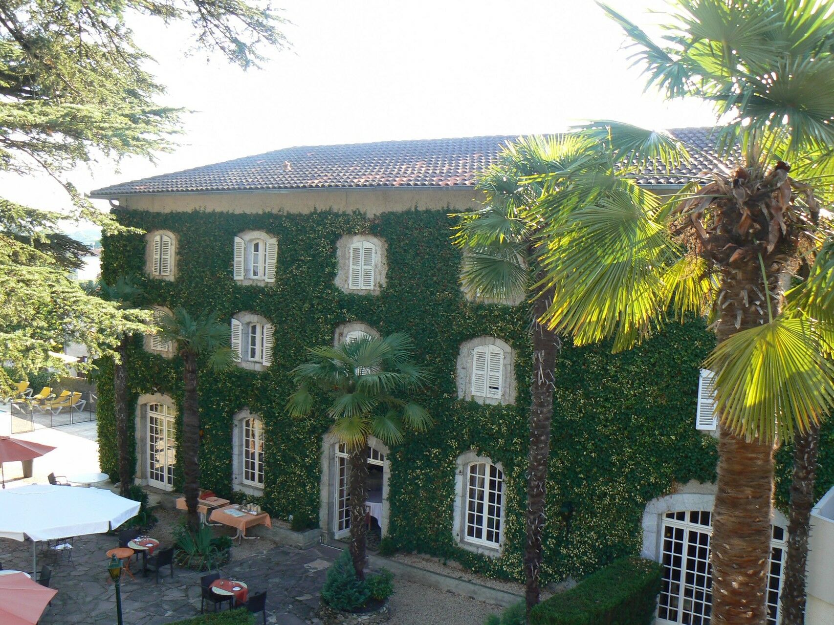 Hostellerie Des Cedres Villeneuve-de-Riviere Exterior photo